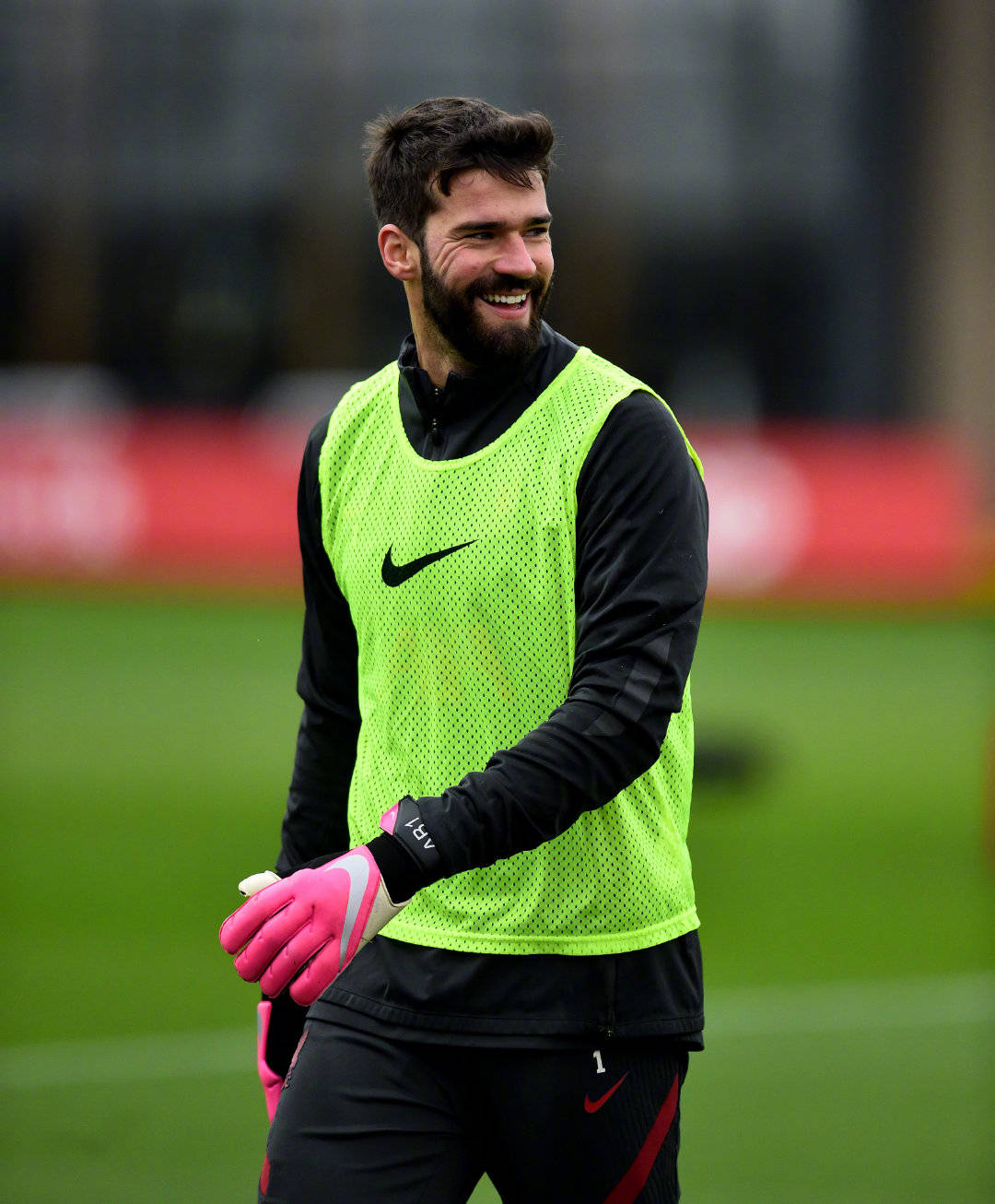 国际比赛日新疆广汇备战英超，扳平良机细节曝光，悬念犹存，赛程密集仍需轮换(广东宏远vs新疆广汇)