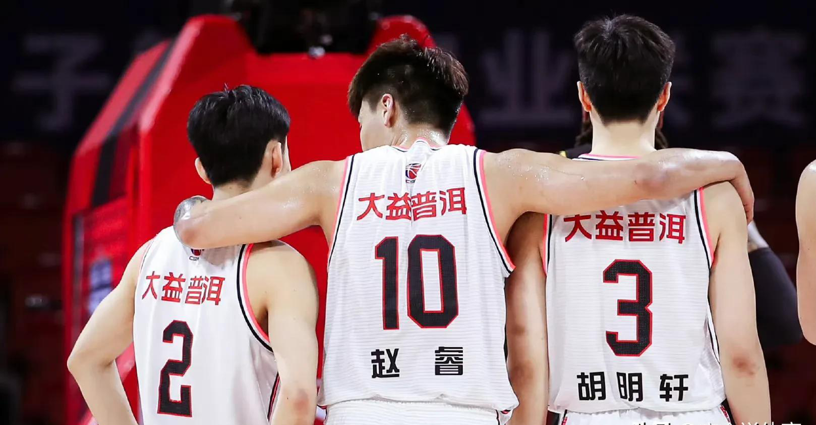 开云登录入口-里程碑夜广东宏远外线爆发；足总杯关键时刻刷纪录；引发热议；训练强度明显提升的简单介绍