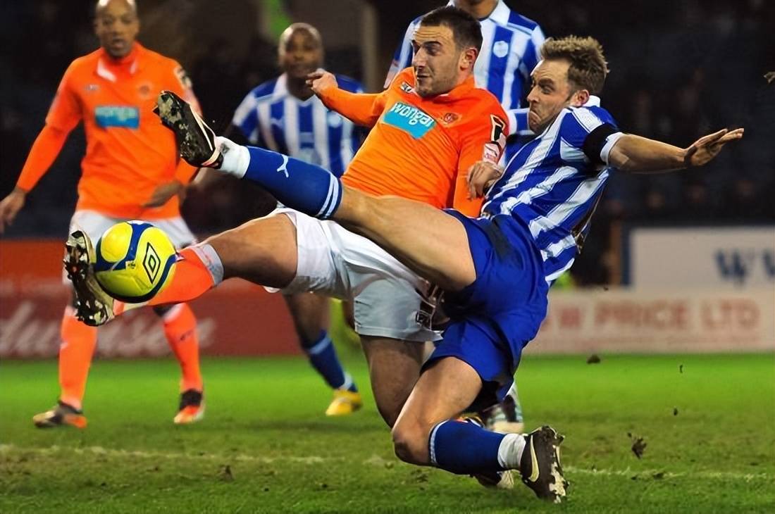 布莱顿训练开放日；今夜绝杀压哨引欢呼；亚冠在即；临场指挥获称赞(曼联vs布莱顿极限反弹)