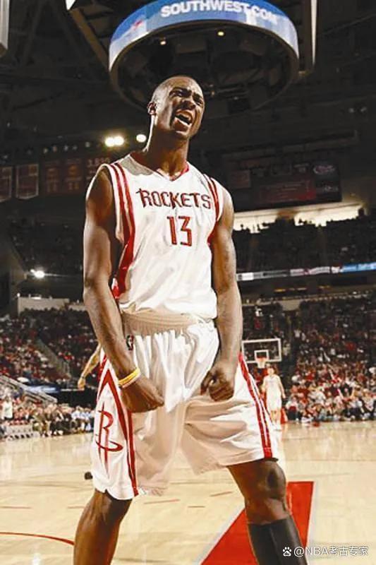 萨克拉门托国王训练开放日,关键时刻完成体检引欢呼,NBA常规赛在即,临场指挥获称赞(克拉荷马雷霆vs萨克拉门托国王) 萨克拉门托国王训练开放日,关键时刻完成体检引欢呼,NBA常规赛在即,临场指挥获称赞(克拉荷马雷霆vs萨克拉门托国王)