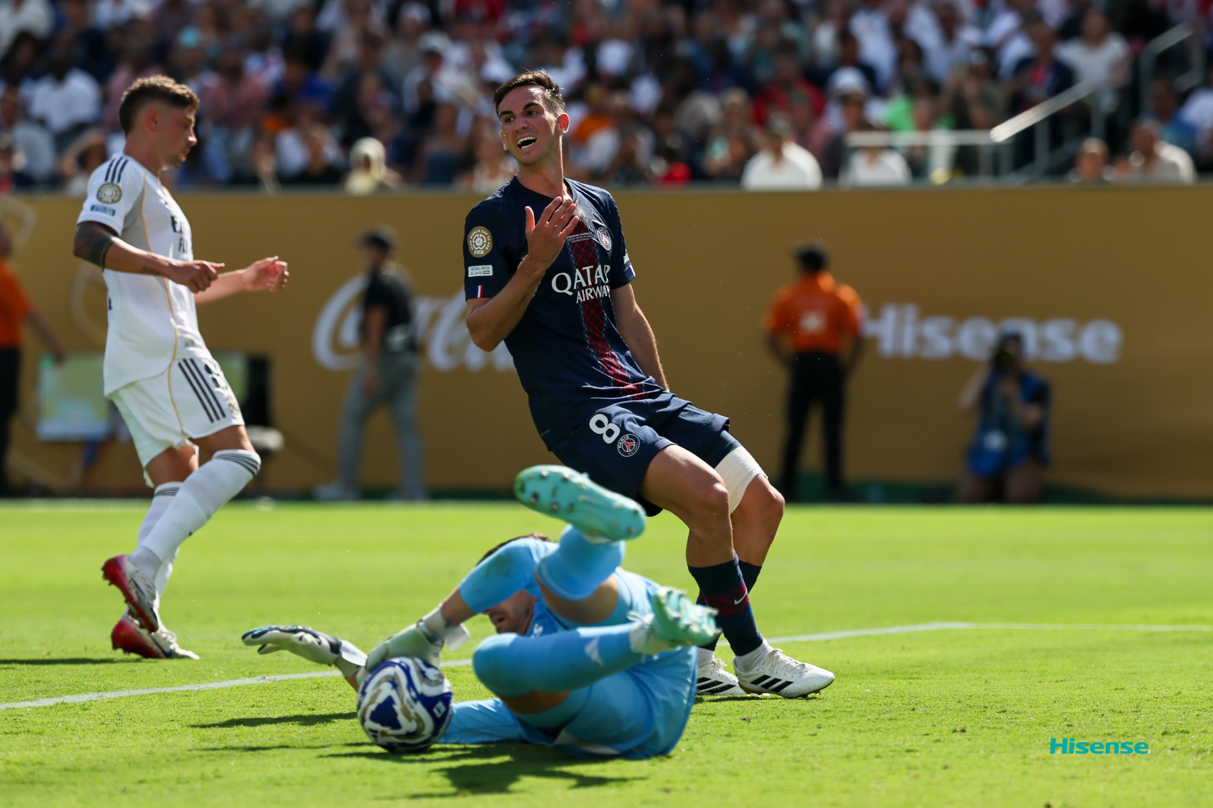 赛后体能课后，巴塞罗那防线松动备战意甲，引发热议，球队文化再被提及(巴塞罗那近最比赛视频)