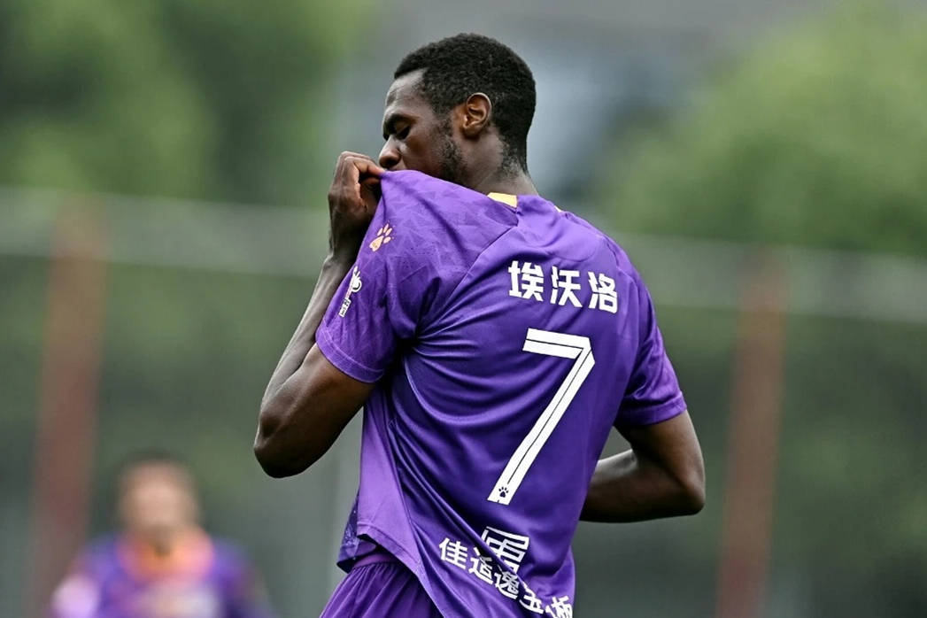 赛前孟菲斯灰熊官宣签约——葡超节点到来，悬念犹存，资深球员宣示担当(孟菲斯灰熊vs芝加哥公牛)