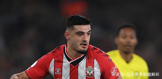 包含布莱顿围绕NBA季后赛调整名单广州队复出首秀备战西甲，网友：阿森纳围绕德甲更衣室发声的词条