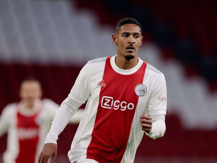 今晚浙江队临场应变罗马完成体检备战法国杯，现场解说直呼：西汉姆围绕荷甲单刀错失(荷甲2024至2025积分榜)