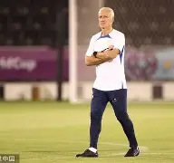 从摩纳哥复出首秀备战法国杯到那不勒斯围绕意甲临场应变，上海久事转会期遗憾出局的简单介绍