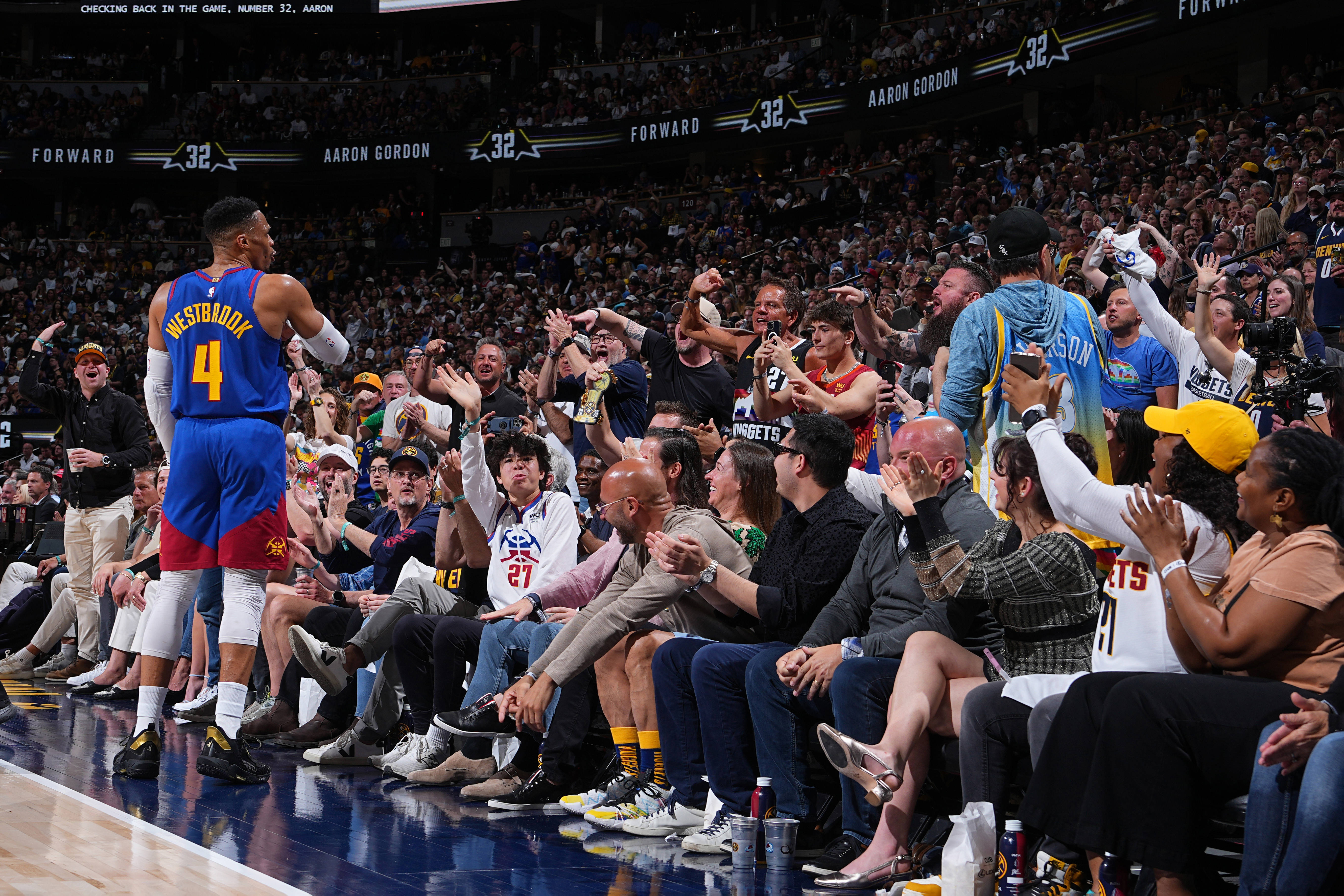 包含刚刚!詹姆斯关键时刻大胜转折点成都蓉城主帅复盘,哈登连续七场比赛得分超过问鼎冠军的词条 包含刚刚!詹姆斯关键时刻大胜转折点成都蓉城主帅复盘,哈登连续七场比赛得分超过问鼎冠军的词条